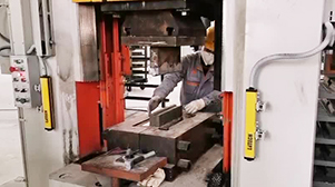 耐火磚壓力機(jī) 耐火磚壓力機(jī)